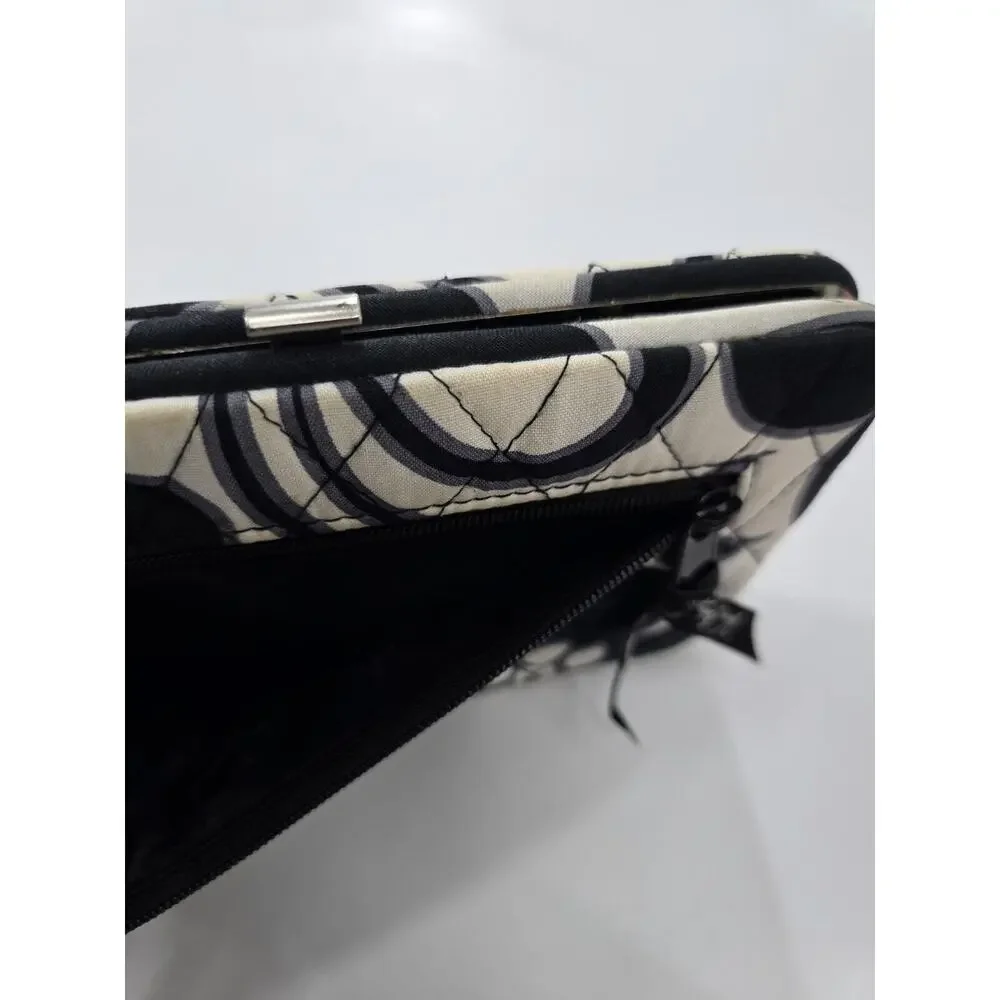 Vera Bradley Floral Black & White Zip Close Wallet Clutch Wrist Strap‎ - Picture 7 of 12